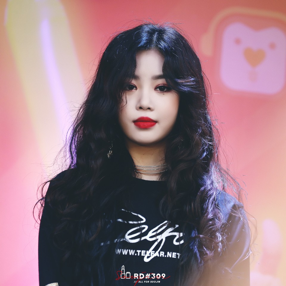 soojin_red0309