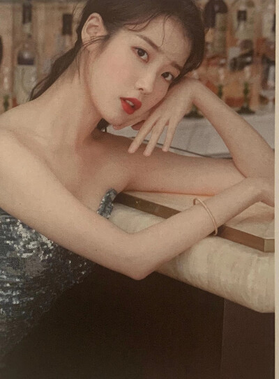 IU Vogue11月刊内页