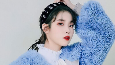 IU 李知恩
“A班那個女生好土啊…”“不是吧…你沒看過他在校外的樣子嗎？”“他可是東區夜店一姐，小心別惹到他。”
－
√抱圖者发抖音写小说弄橙光請告知出处
→By玖生一世