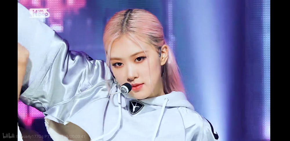 BLACKPINK 朴彩英 粉发rose的舞台时刻