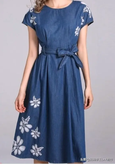 绣花牛仔衣