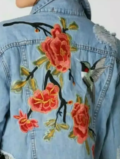 绣花牛仔衣