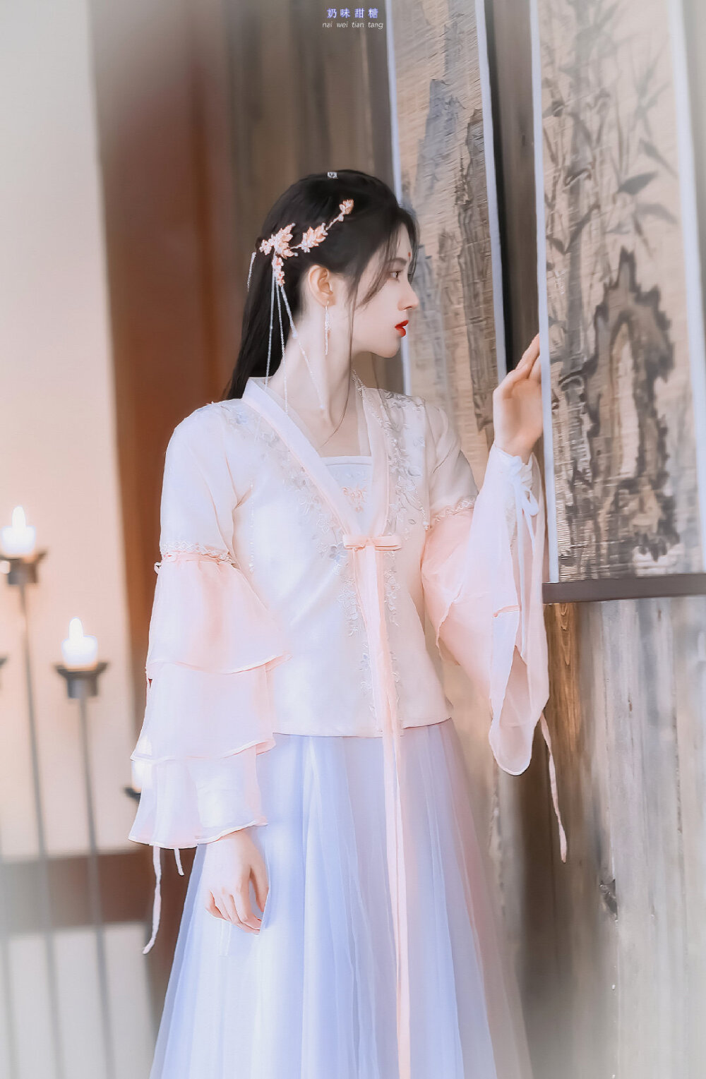 鞠婧祎
如意芳霏