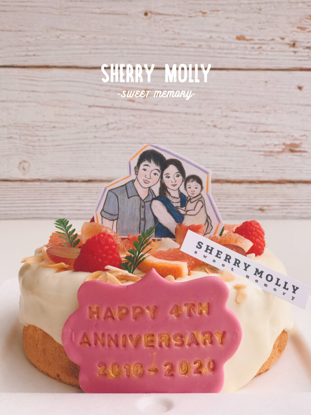 #SHERRYMolly家の下午茶# —『原味爆浆cake』给周年纪念日准备的庆祝cake～ 要画一个一家三口的人物插牌留起来纪念呢 好吃不腻清新口感的cake跟你们一起庆祝呀