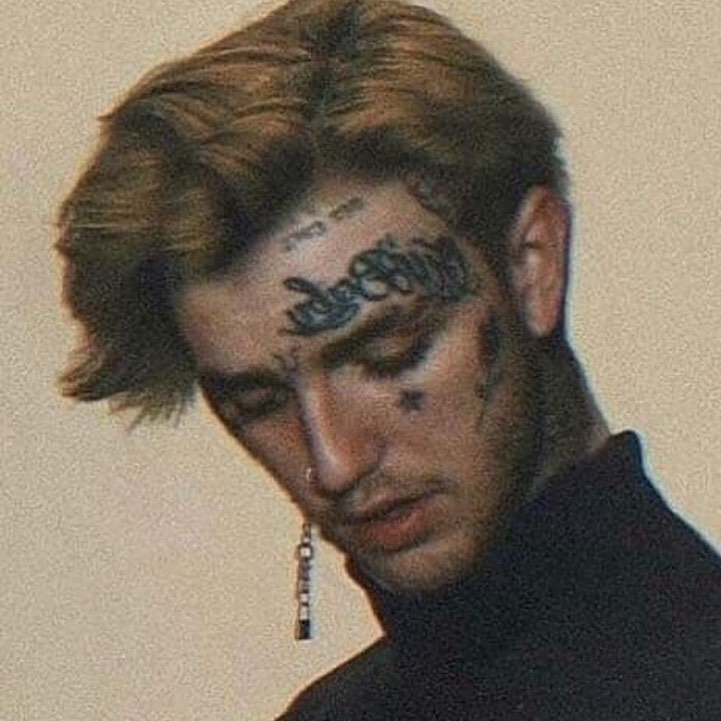 lilpeep
一些你会喜欢的照片
习惯关上了门 习惯和自己对话，习惯一个人在这水泥盒子里睡下，遗憾分开时忘了说你走了我会怕，遗憾分开的那么多我开始不说话。