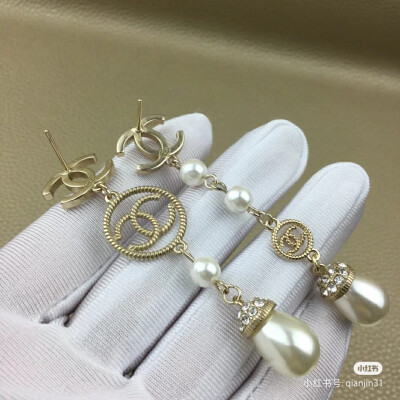 Chanel 长款耳钉