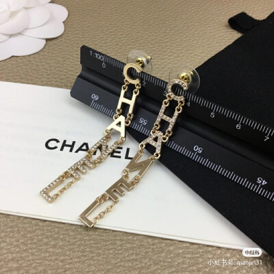 Chanel 长款耳钉