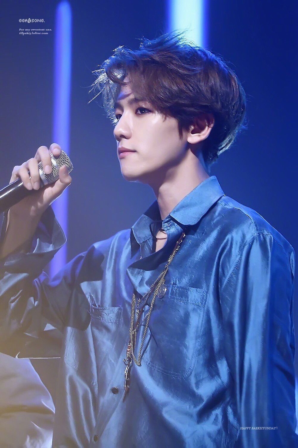 blue BaekHyun.