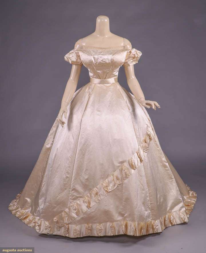 1855 婚纱
