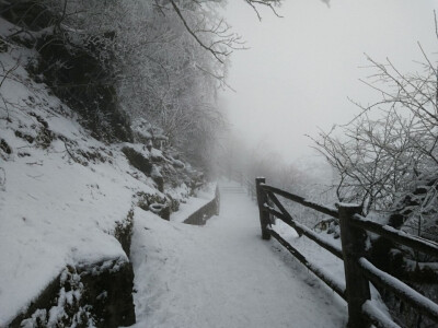 峨眉山