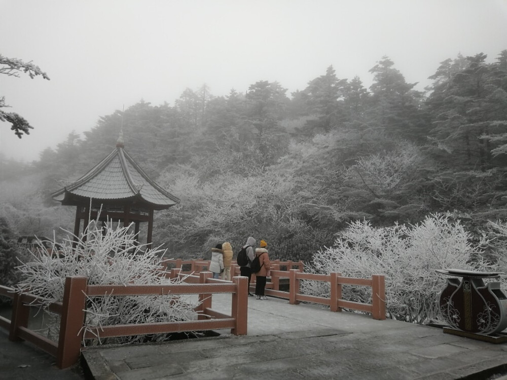 峨眉山