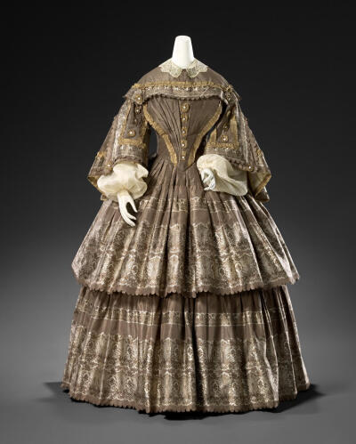 1855 Carriage dress ​​​