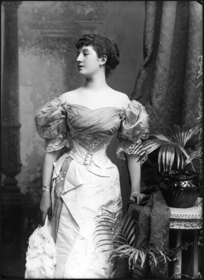 1895 Priscilla Cecilia (née Moore), Countess Annesley ​​​