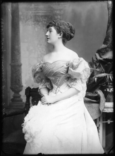 1895 Priscilla Cecilia (née Moore), Countess Annesley ​​​