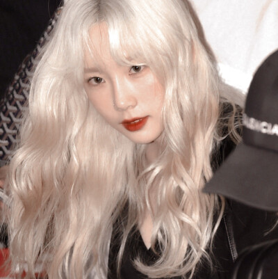 Red Sun**/Firefox
·Taeyeon