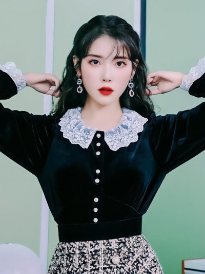 IU 李知恩
“夜幕到來，魔女降臨。”
－
√抱圖者发抖音写小说弄橙光請告知出处
→By玖生一世