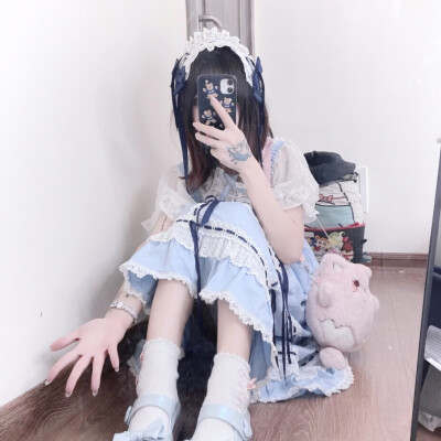 ☾Vocal Coser Studio×THE VOSER
☾"爱是鲜花乱坠 猛火里睡"
☾二传标原陈思皖
拿图顺手点赞哦 喜欢就关注吧！