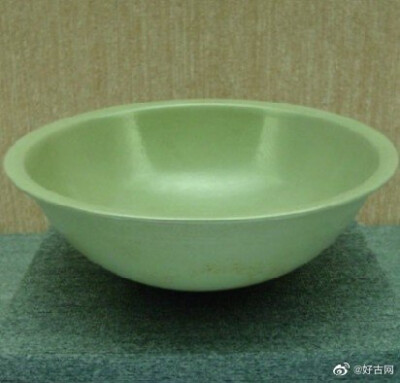 唐—越窑秘色瓷碗 ​​​