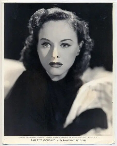 宝莲·高黛
Paulette Goddard