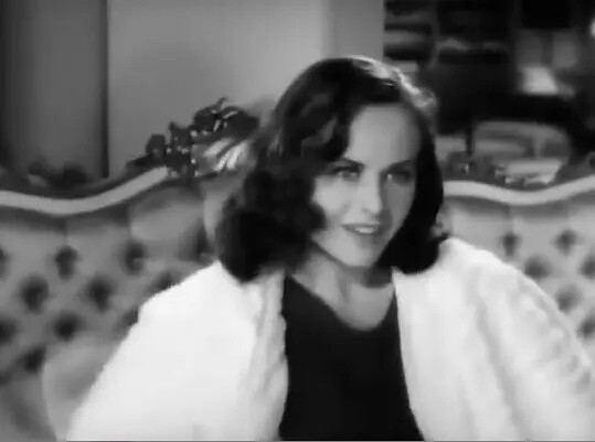 宝莲·高黛
Paulette Goddard