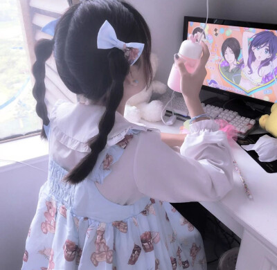 优质女头
这里江念九