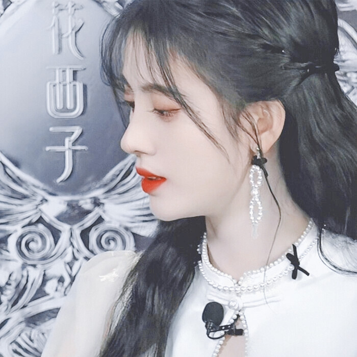 #鞠婧祎
ᵀʰᵉ ʷᵒʳˡᵈ ⁱˢ ˢˡᵒʷ, ᵃⁿᵈ ʸᵒᵘ ʰᵃᵛᵉ ᵇᵉᵉⁿ ⁱⁿ ᵐʸ ʰᵉᵃʳᵗ ᶠᵒʳ ᵐᵒʳᵉ ᵗʰᵃⁿ ˢᵉᵛᵉʳᵃˡ ʸᵉᵃʳˢ.
这世间车遥马慢，你在我心里又何止好几年。
二传标注堆糖软兔缨眠/亓官妍 | 原截dt雾扰山河