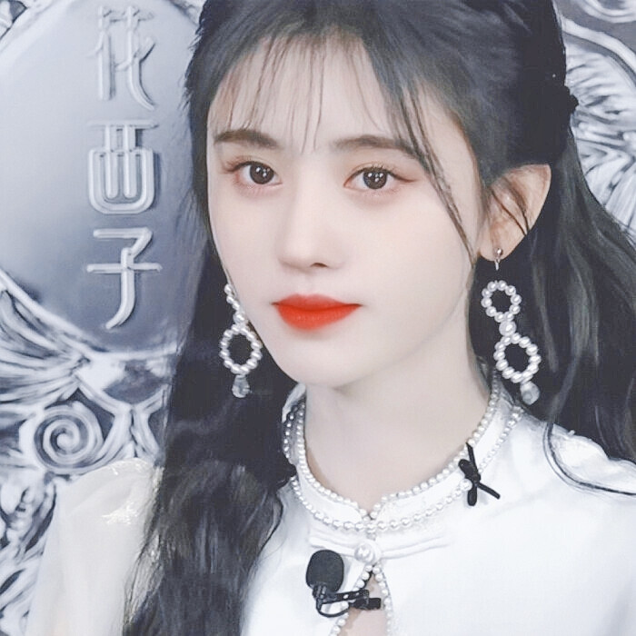 #鞠婧祎
ᵀʰᵉ ʷᵒʳˡᵈ ⁱˢ ˢˡᵒʷ, ᵃⁿᵈ ʸᵒᵘ ʰᵃᵛᵉ ᵇᵉᵉⁿ ⁱⁿ ᵐʸ ʰᵉᵃʳᵗ ᶠᵒʳ ᵐᵒʳᵉ ᵗʰᵃⁿ ˢᵉᵛᵉʳᵃˡ ʸᵉᵃʳˢ.
这世间车遥马慢，你在我心里又何止好几年。
二传标注堆糖软兔缨眠/亓官妍 | 原截dt雾扰山河