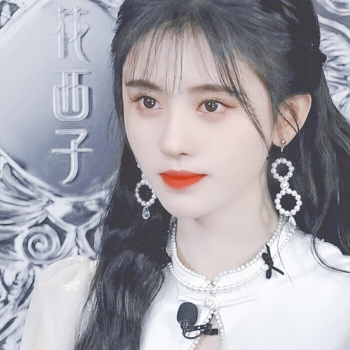 #鞠婧祎
ᵀʰᵉ ʷᵒʳˡᵈ ⁱˢ ˢˡᵒʷ, ᵃⁿᵈ ʸᵒᵘ ʰᵃᵛᵉ ᵇᵉᵉⁿ ⁱⁿ ᵐʸ ʰᵉᵃʳᵗ ᶠᵒʳ ᵐᵒʳᵉ ᵗʰᵃⁿ ˢᵉᵛᵉʳᵃˡ ʸᵉᵃʳˢ.
这世间车遥马慢，你在我心里又何止好几年。
二传标注堆糖软兔缨眠/亓官妍 | 原截dt雾扰山河