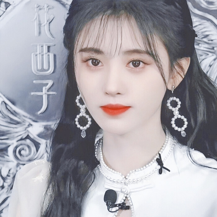 #鞠婧祎
ᵀʰᵉ ʷᵒʳˡᵈ ⁱˢ ˢˡᵒʷ, ᵃⁿᵈ ʸᵒᵘ ʰᵃᵛᵉ ᵇᵉᵉⁿ ⁱⁿ ᵐʸ ʰᵉᵃʳᵗ ᶠᵒʳ ᵐᵒʳᵉ ᵗʰᵃⁿ ˢᵉᵛᵉʳᵃˡ ʸᵉᵃʳˢ.
这世间车遥马慢，你在我心里又何止好几年。
二传标注堆糖软兔缨眠/亓官妍 | 原截dt雾扰山河