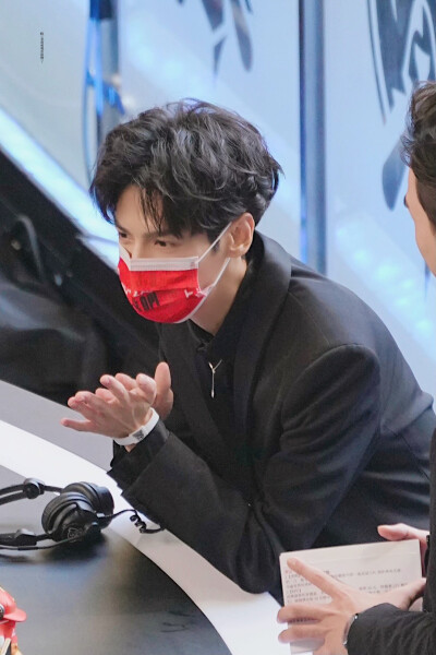 罗云熙
20.10.31
英雄联盟S10总决赛