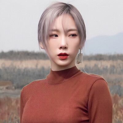 我多希望在某一个晚上或凌晨 你会给我发一段很长的信息 告诉我这些日子里 你也从来没有忘记我。
@小平井桃