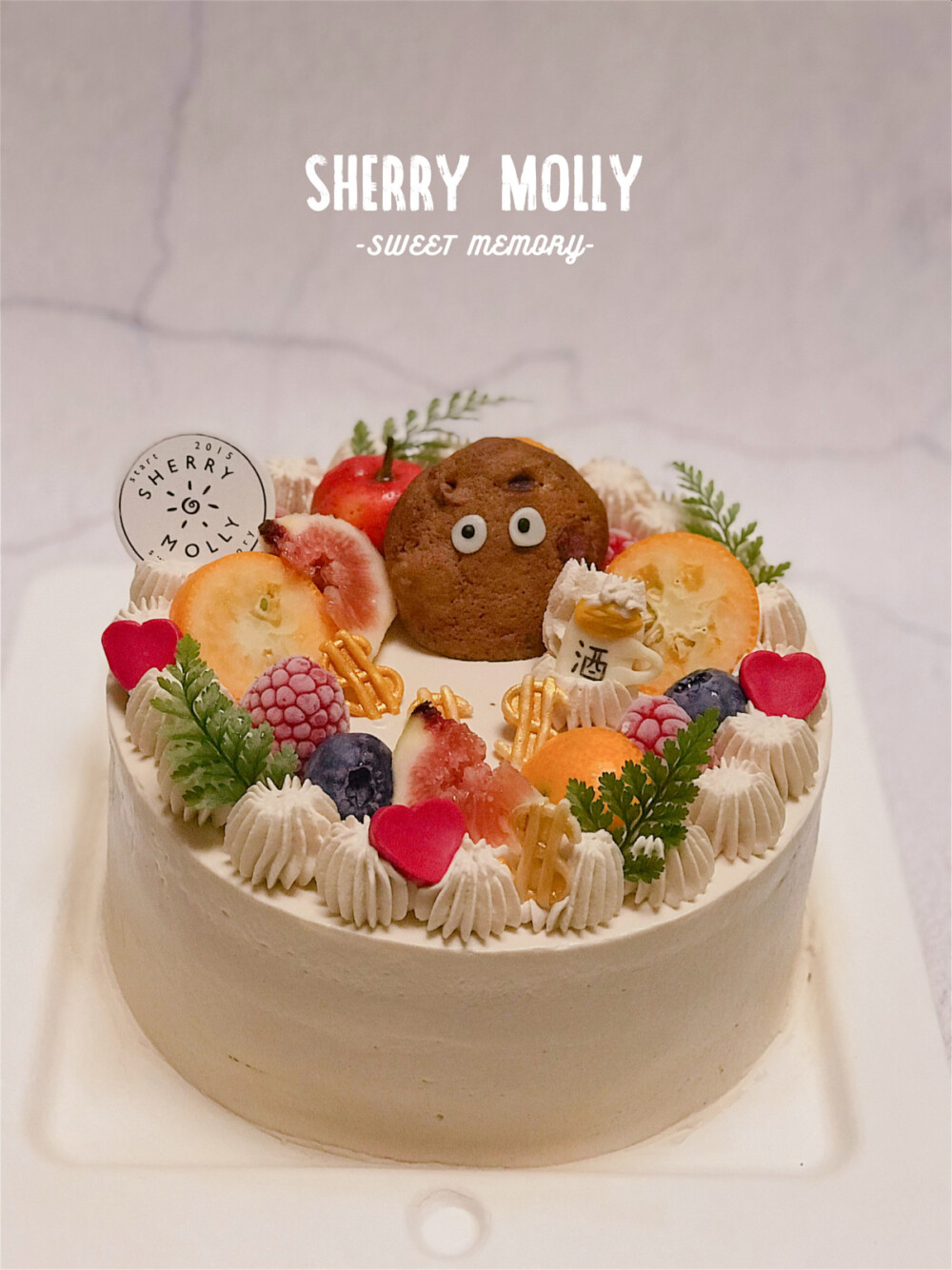 #SHERRYMolly家の下午茶# —『巧克力cake』她给老爸准备的生日cake～ 做一个温馨可爱样子哒/他还喝点老酒玩点股票 还是拥有新logo的第一位客人呀～