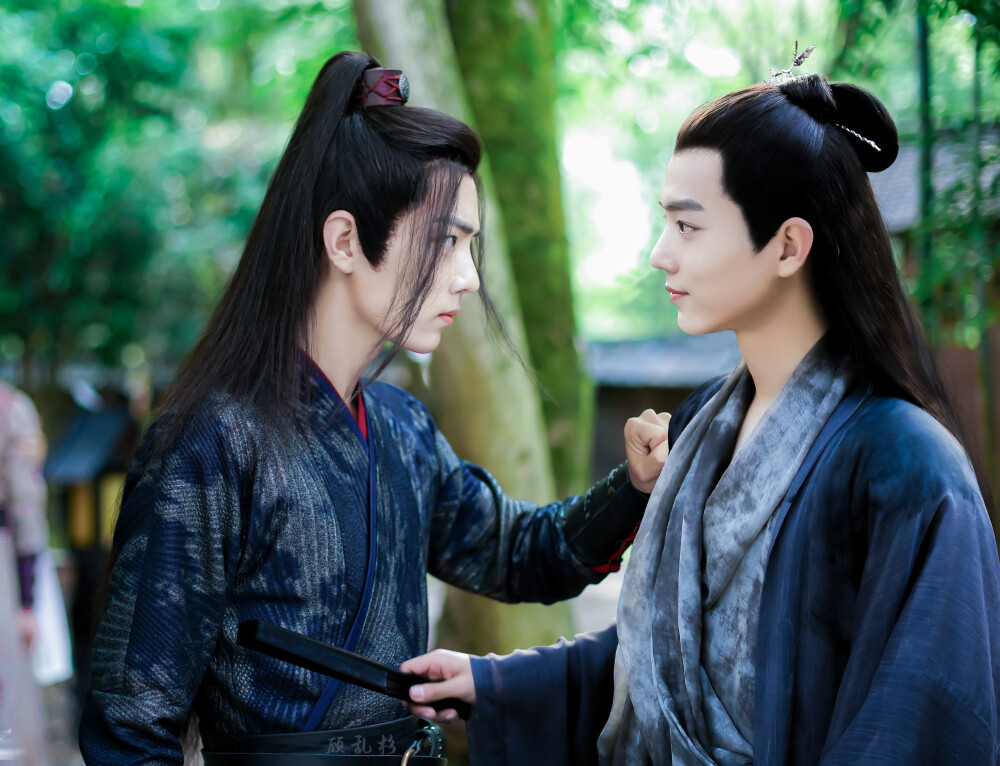 战肖战肖，自产自销！
为战痴，为肖狂，
我为战肖撞大墙！