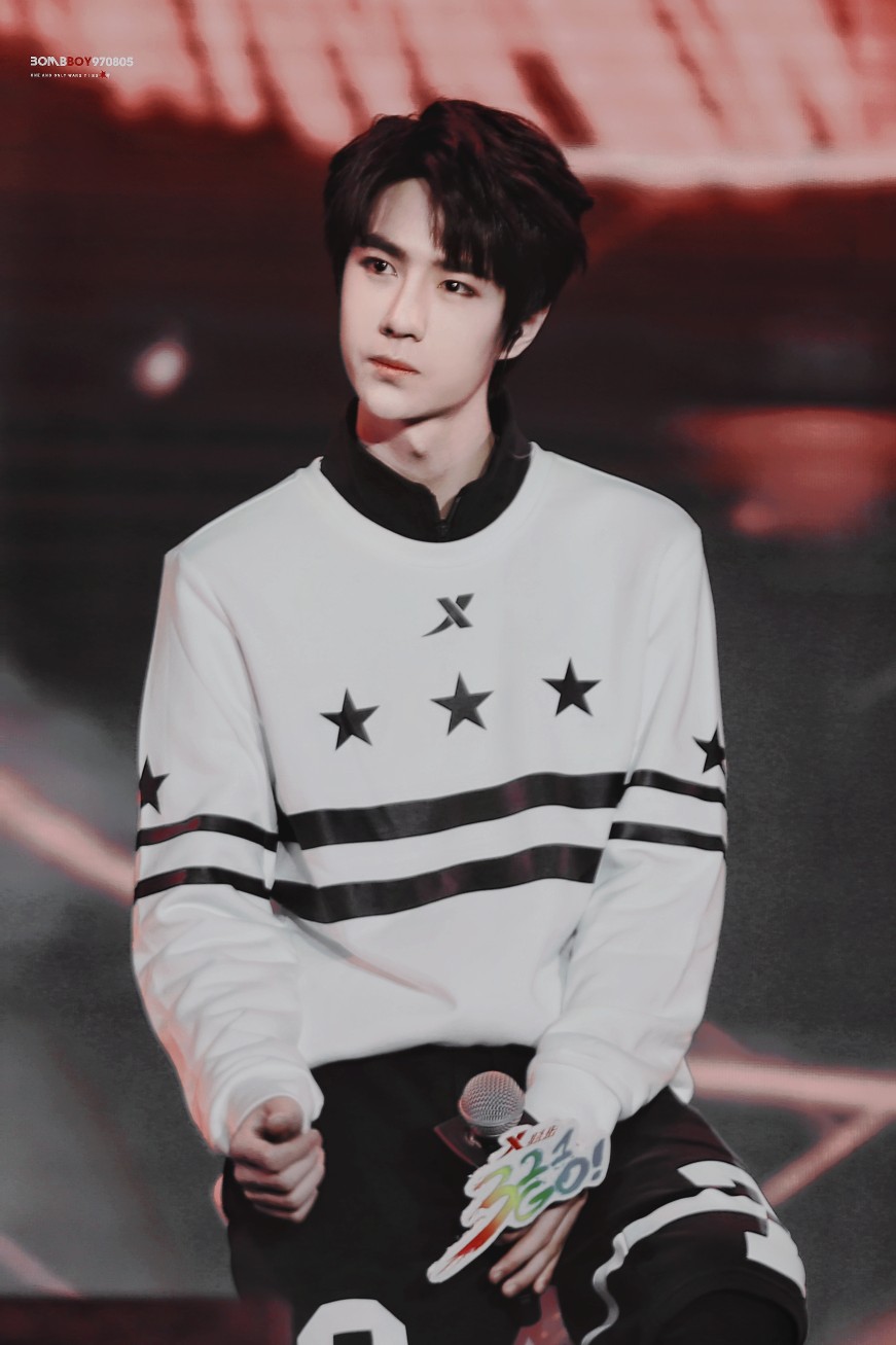 170321 特步全民跑步盛典 王一博