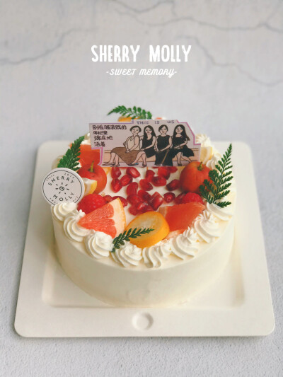 #SHERRYMolly家の下午茶# —『抹茶cake』每一年都画一个合影插牌 一起庆祝特别的日子呢～真好呀 岁月流逝 友谊长存呀 越久越浓