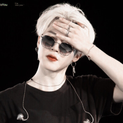 
▪️ “结发，彼此的命运相织，我将感知道你的存在我承担你的七分痛苦，十分绝望。我甘愿我的睡美人，我来救你于水火尽我所能，被你利用”
@MINToYou_1013
