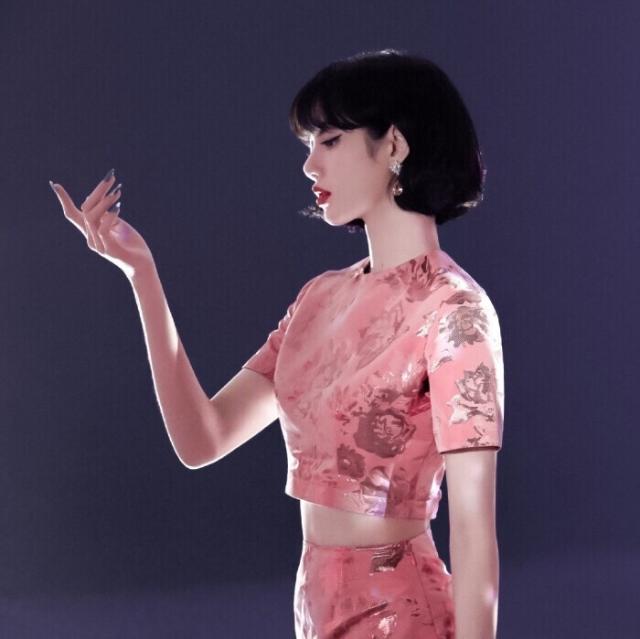 ᵀʰᵉʳᵉ ᵃʳᵉ ˢᵗᵃʳˢ ⁱⁿ ᵗʰᵉ ᵐᵒᵒⁿ ,ᴵ ʲᵘˢᵗ ʷᵃⁿᵗ ʸᵒᵘ.
月有众星，我只要你。