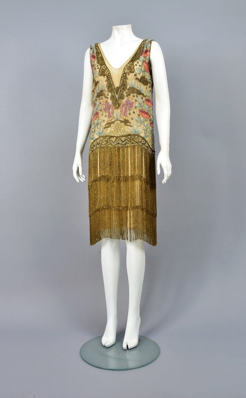 1920年代 flapper dress和Robe de style的中式人物、植物图案 ​​​