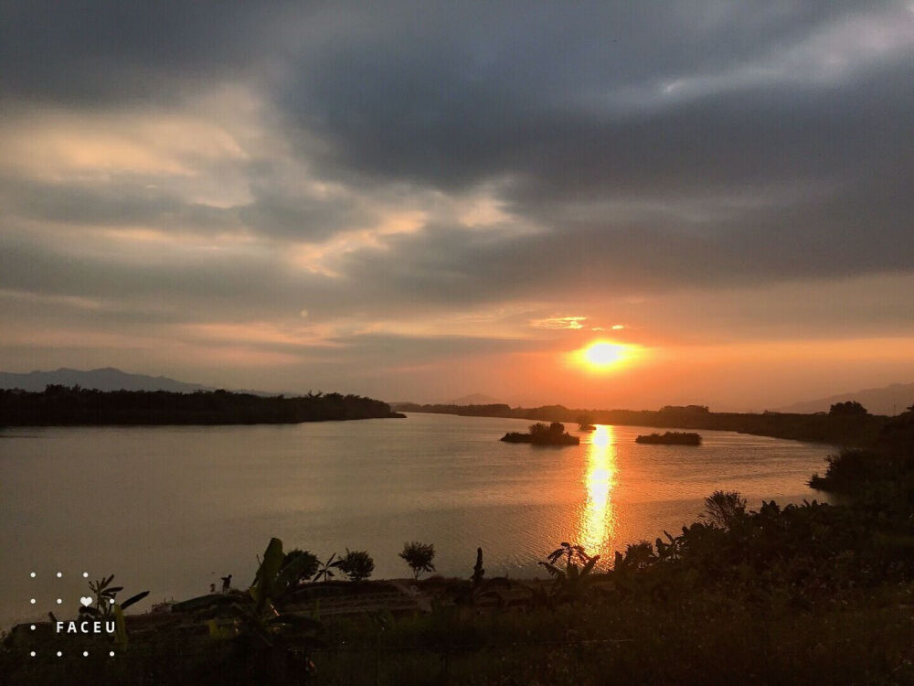 背景图 by喻江
首发 喜藏