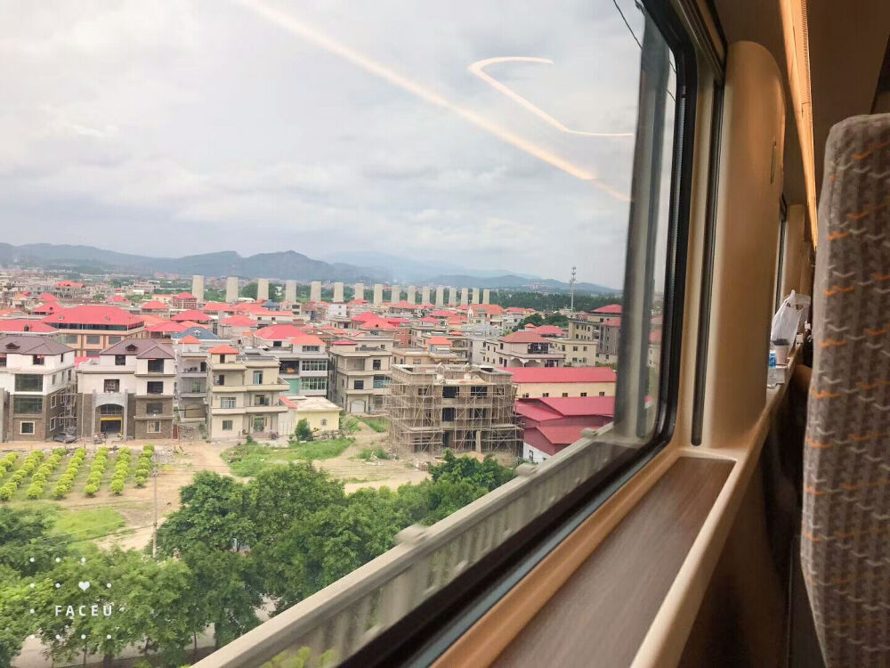 背景图 by喻江
首发 喜藏