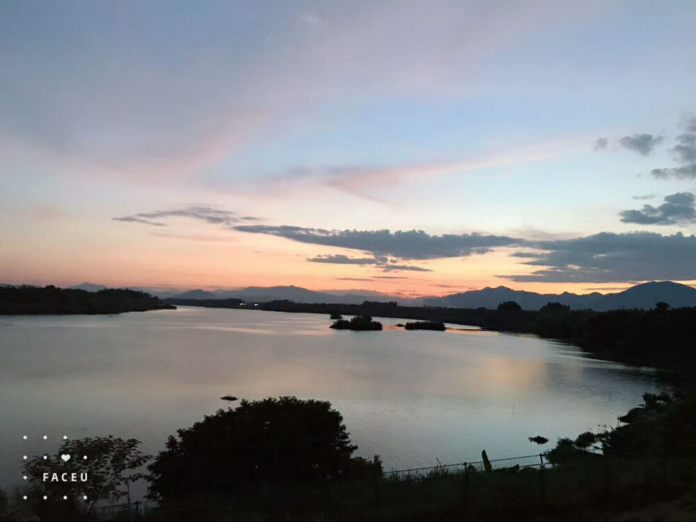 背景图 by喻江
首发 喜藏