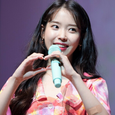 IU.