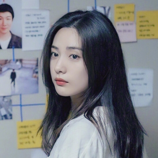 朩乜|nana林珍娜
轻柔却又带着强势