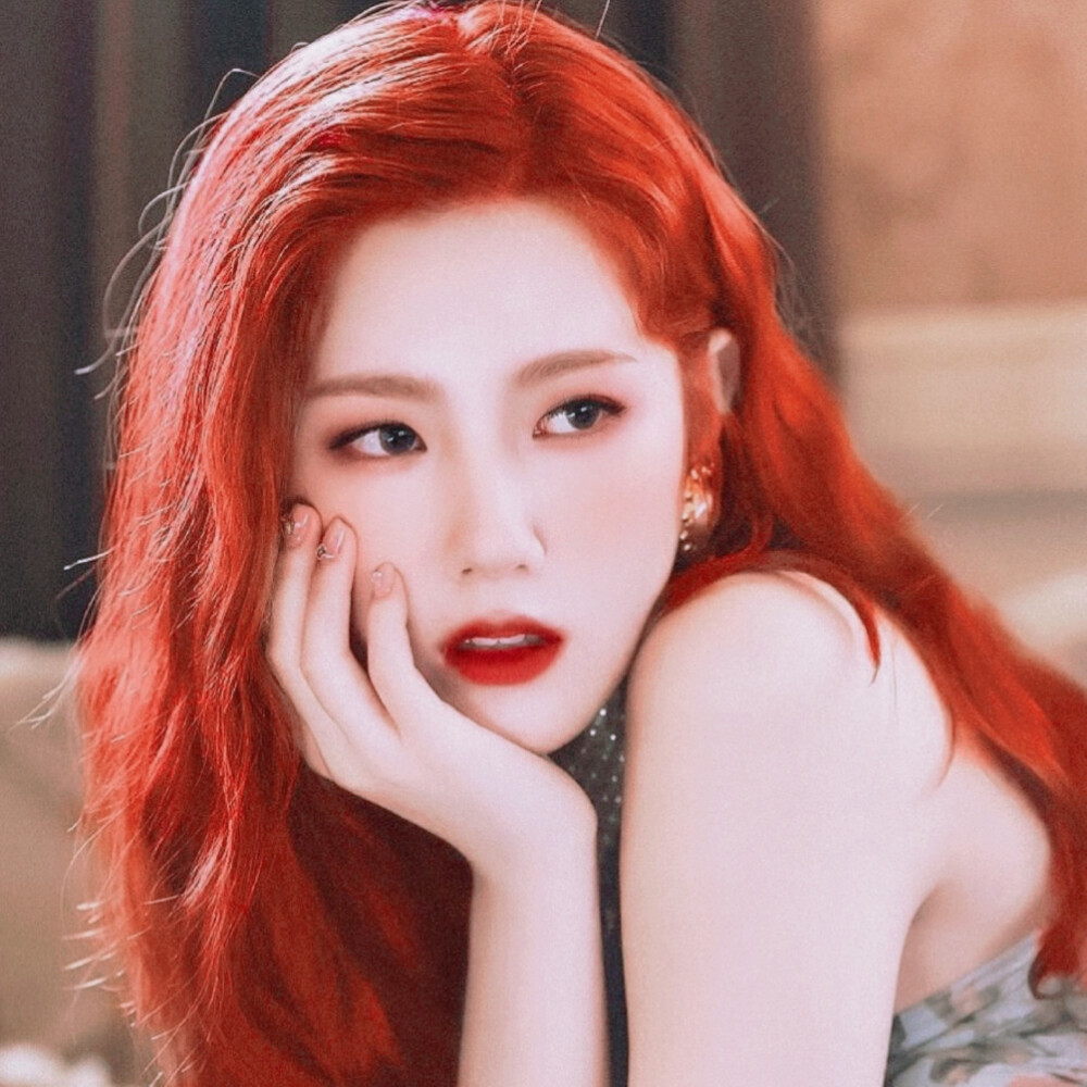 朩乜|赵美延
明艳大小姐