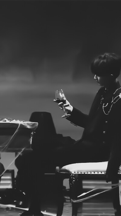 舞台上的小马 yyds