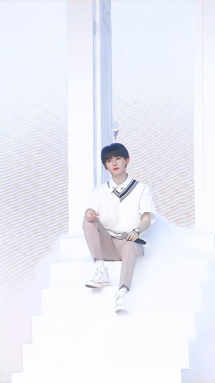 舞台上的小马 yyds