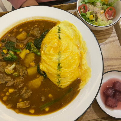 椥辻料理 牛腩蛋包饭