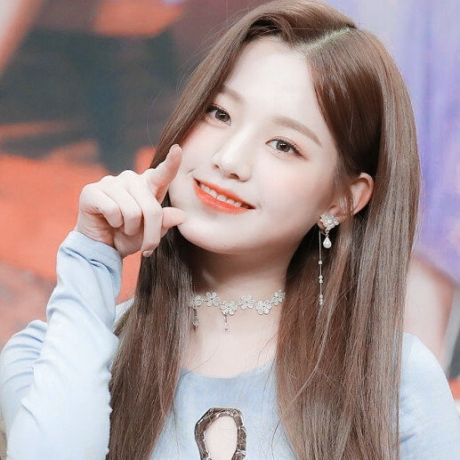 张元英
·Wonyoung