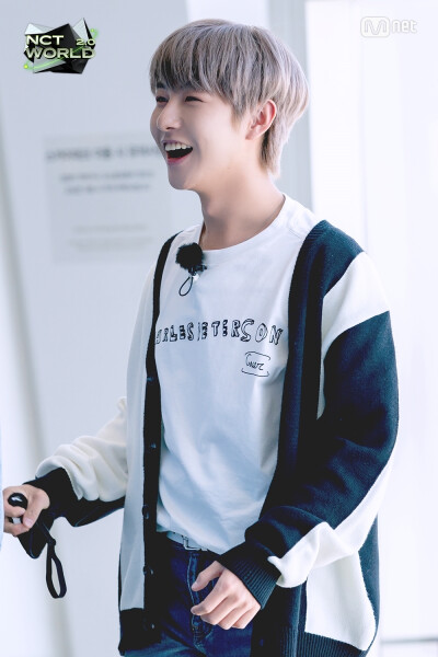 Renjun 黄仁俊