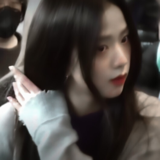 
雨天*模糊眼角的泪#
方佳妍
